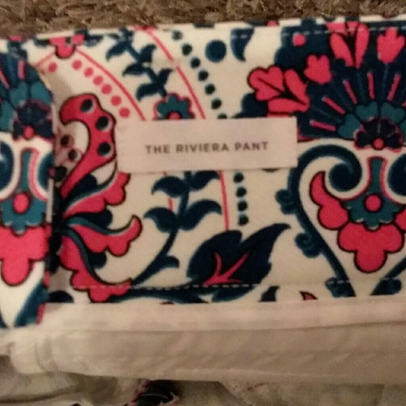 ANN TAYLOR LOFT, PINK MARISA CAPRIS - Picture 4 of 7